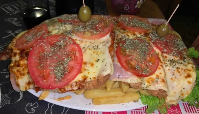 El Reencuentro Resto Pub:  Milanesa