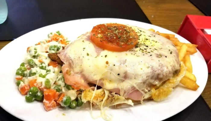 El Refugio:  Milanesa - Restaurante