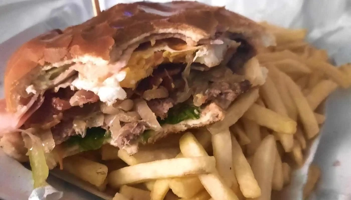 El Rey Del Chivito:  Comentario 5 - Restaurante de comida rápida