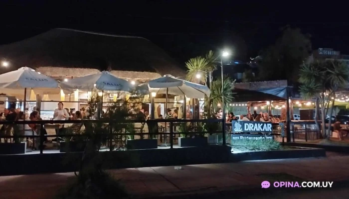 El Viejo Drakar:  Ambiente - Restaurante uruguayo