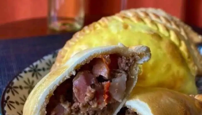 Empanadas La Barca:  Comida Y Bebida