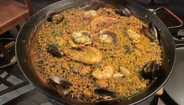 Es Mercat:  Paella - Marisquería