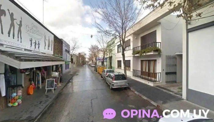 Escritorio Inmobiliaria Carlitos Hernandez - San José De Mayo