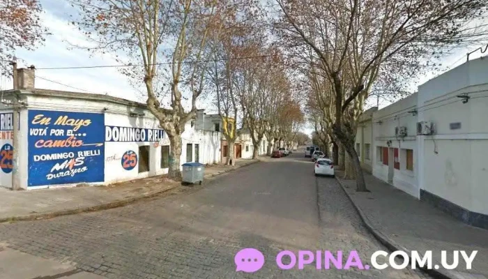 Escritorio Luis Eduardo Burgues - Durazno