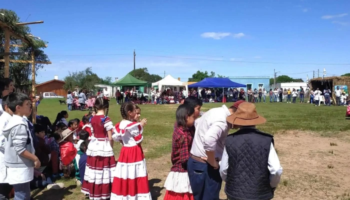 Escuela 3 -  Telefono - Tranqueras