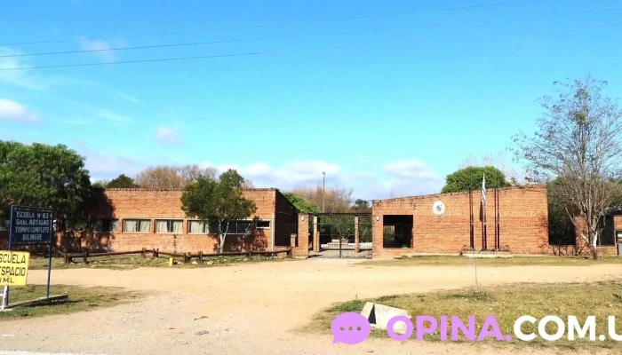 Escuela 63 -  Cerca De Mi - Minas