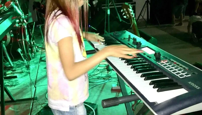 Escuela De Musica Son Riendo Piano - Barros Blancos