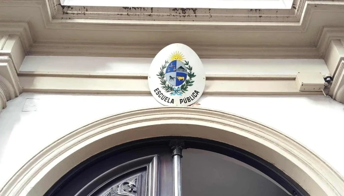 Escuela No 2 Republica Argentina Y Escuela 269 Abierto Ahora - Montevideo