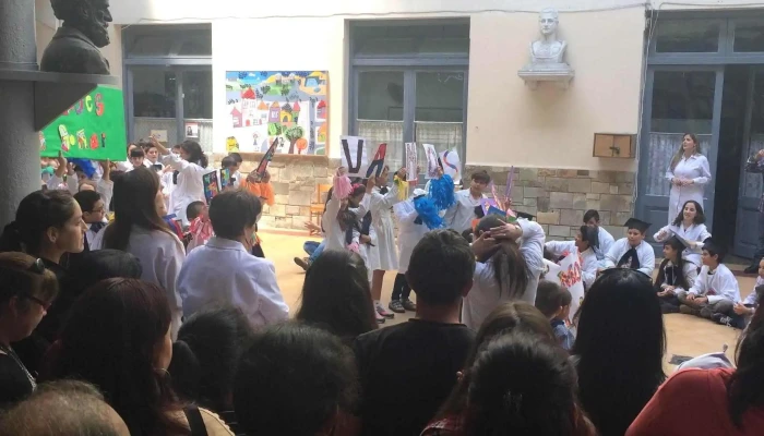 Escuela No 2 Republica Argentina Y Escuela 269 Telefono - Montevideo