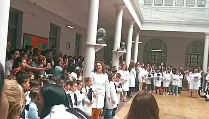 Escuela No 2 Republica Argentina Y Escuela 269 Videos - Montevideo