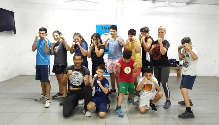 Escuela Pitbull Boxeo Kick Boxing Jiujitsu Y Defensa Personal -  Numero - Montevideo