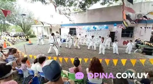 Escuela Rural Ndeg16 Cuchilla De Rocha Edificio - Sauce