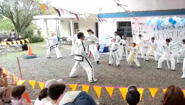 Escuela Rural Ndeg16 Cuchilla De Rocha Sauce - Sauce