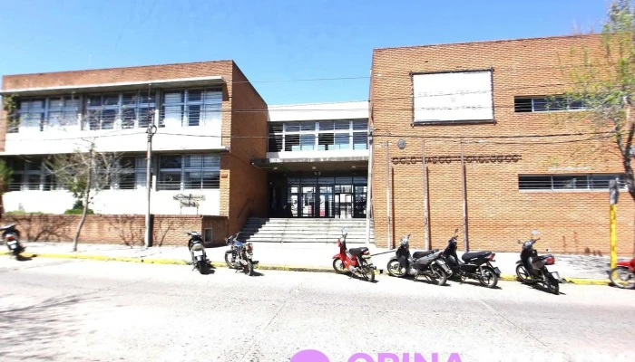 Escuela Tecnica 2 Comentarios - Treinta y Tres