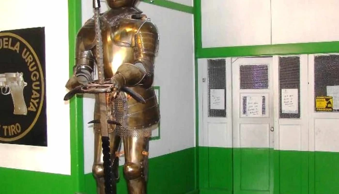 Escuela Uruguaya De Tiro -  Montevideo - Montevideo