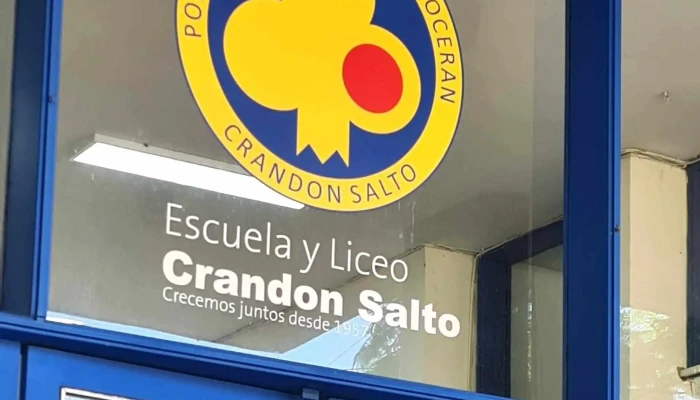 Escuela y Liceo Crandon Salto - Salto