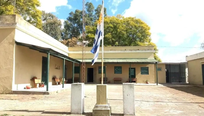 Escuela °n43 Espinillo - Dolores