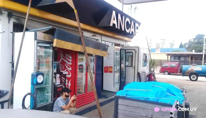 Estacion De Servicios Ancap:  Exterior - Gasolinera