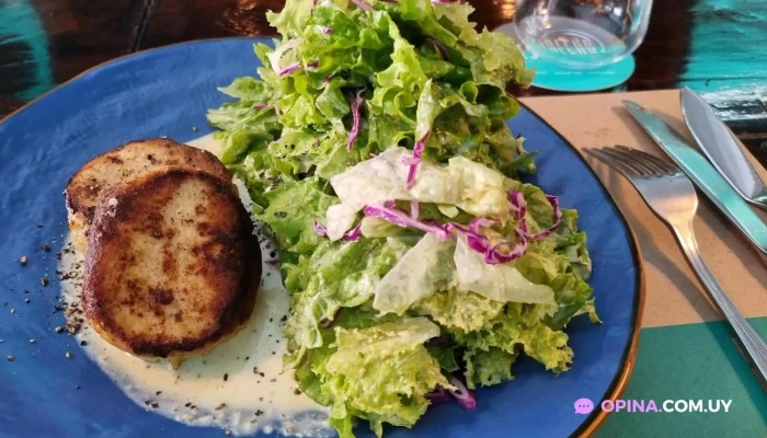 Estrecho Ensalada Cesar - Restaurante