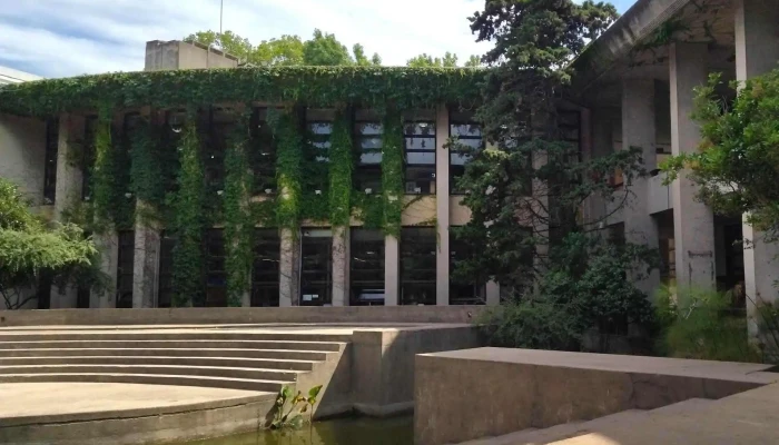 Facultad De Arquitectura Diseno Y Urbanismo Numero - Montevideo