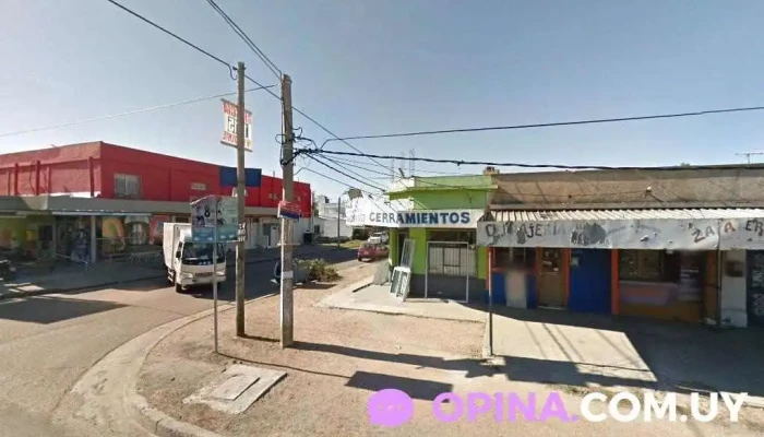 Farmacia El Molino - Av. Dr. Enrique Pouey