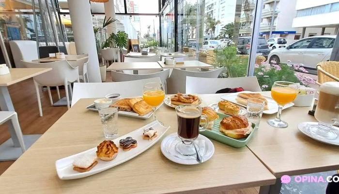 Ferran Confiteria Panaderia En Punta Del Este Comidas Y Bebidas - Panadería