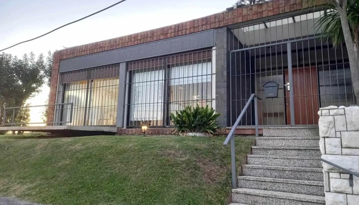 Ferrari-Santos Consultorio Odontológico - 18 De Julio Esquina