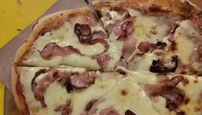 Foga Pizza:  Comida Y Bebida