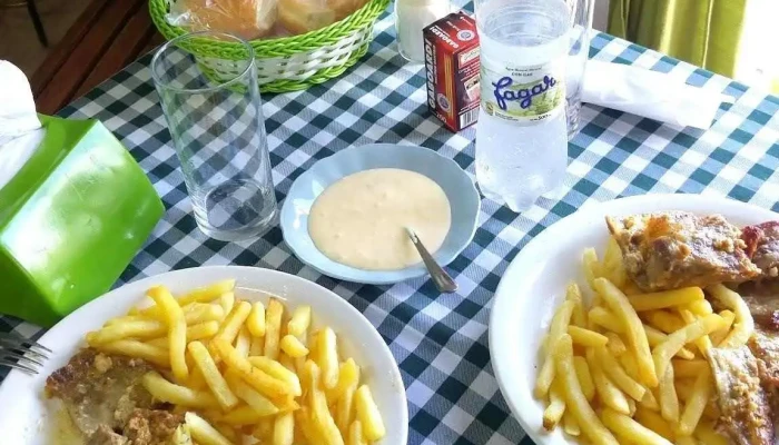 Fonda Petit:  Papas Fritas