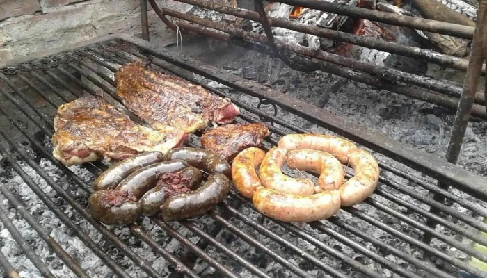 Garibaldi 10b:  Comida Y Bebida - Restaurante