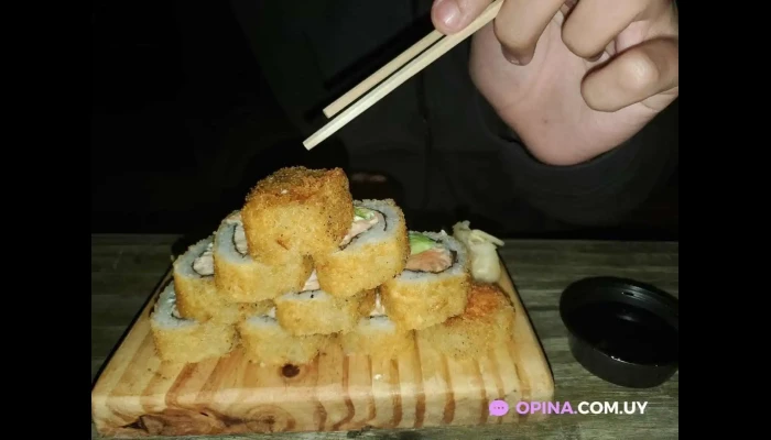 Henko Sushi:  Comida Y Bebida