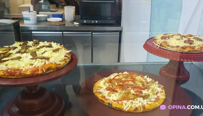 Hoy Cocina La Abuela Srl:  Pizza