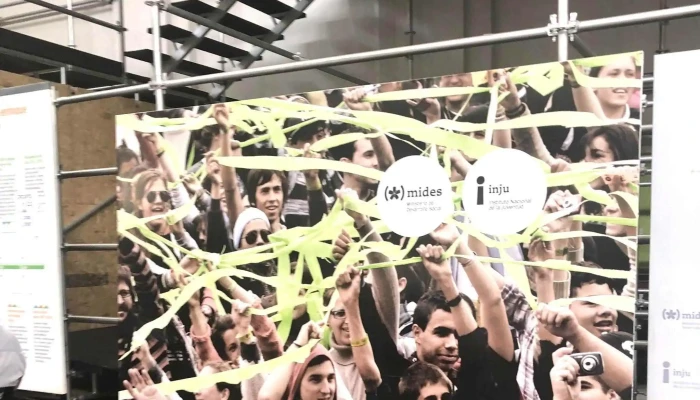 Instituto Nacional De La Juventud -    Inju Numero - Montevideo