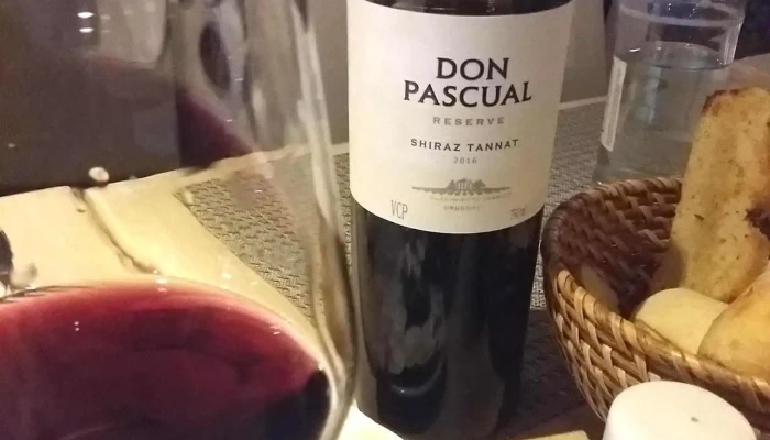 Isidora -  Vino - Punta del Este