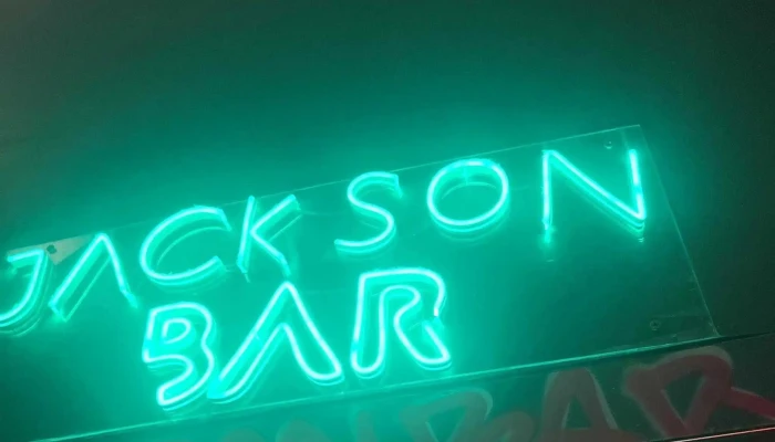 Jackson Bar:  Comentario 3 - Bar