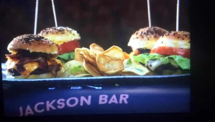 Jackson Bar:  Comidas Y Bebidas - Bar