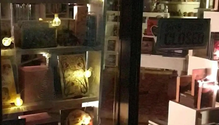 Juana Libros -  Interior - La Pedrera