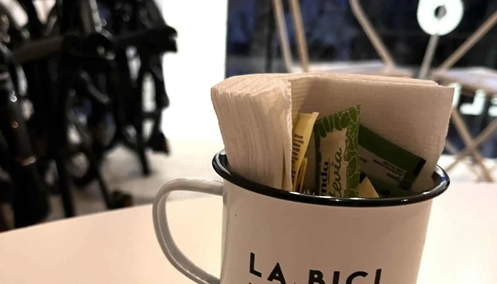 La Bici:  Cafe De Especialidad Comentario 8 - Cafetería