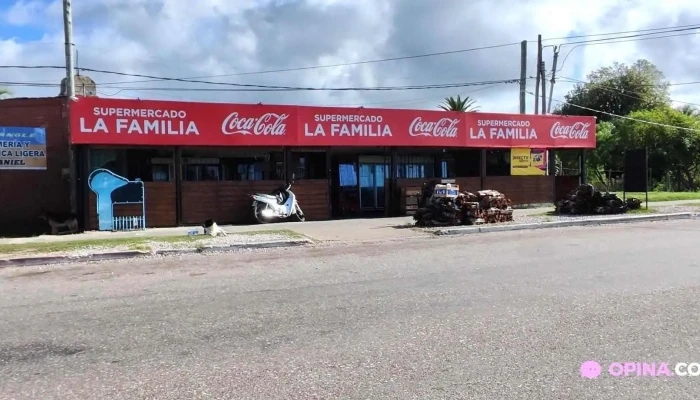 La Familia Super Y Rotiseria:  Todo - Supermercado