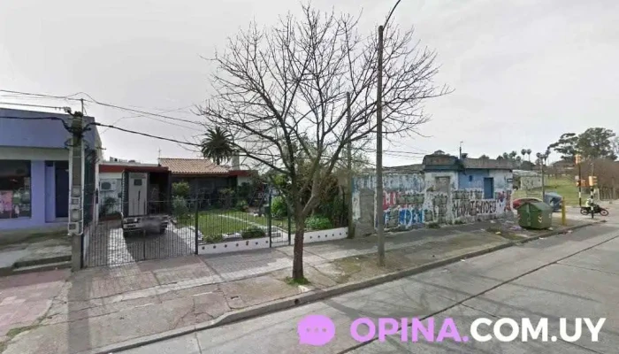 La Familia Verdulería - 12300 Montevideo