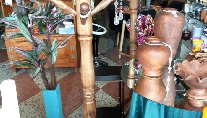 La Favorita Muebleria Y Bazar -  Abierto Ahora - San Carlos