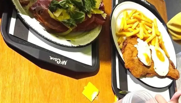 La Fonda:  Milanesas Y Croquetas Papas Fritas - Restaurante