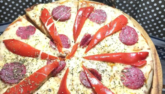 La Gloriosa Pizza:  Comidas Y Bebidas - Pizzería