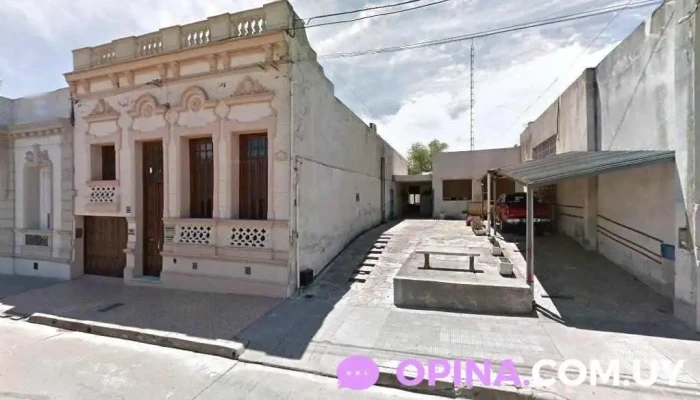 La Isla Minimercados - 75100 Dolores