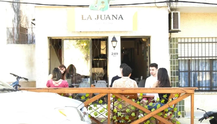 La Juana Grow Y Coffee Shop:  Todo