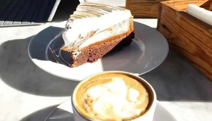 La Linda Panaderia Y Cafe Capuchino