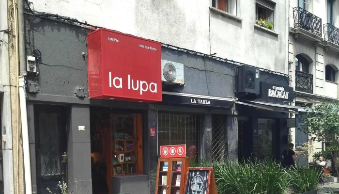 La Lupa Libros -  Cerca De Mi - Montevideo
