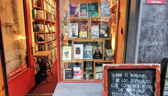 La Lupa Libros -  Interior - Montevideo