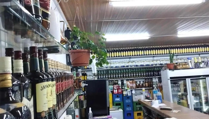 La Oficina:  Bar Y Almacen Ambiente