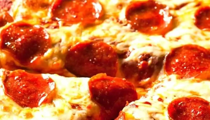 La Pacha Pizzeria:  Comidas Y Bebidas - Pizzería